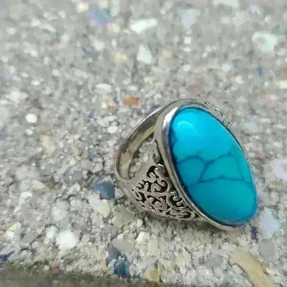 Silver tone turquoise like ring size 5.75 - Picture 4 of 17